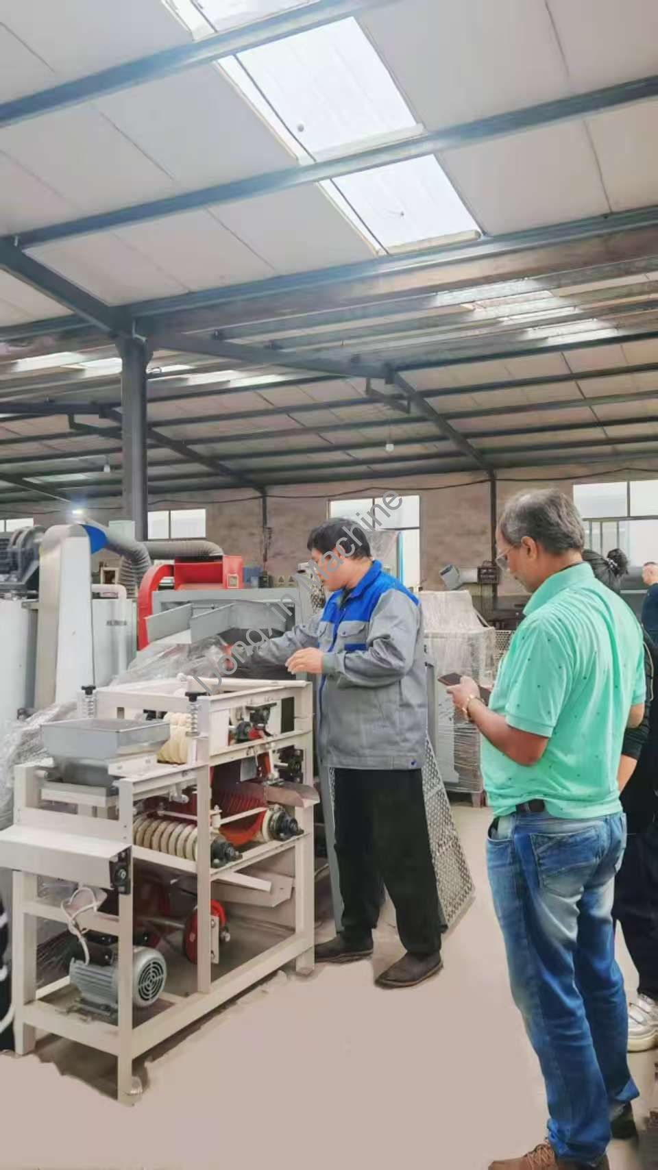 India customer visit Dongxinmachine factory  for bean peeling machine