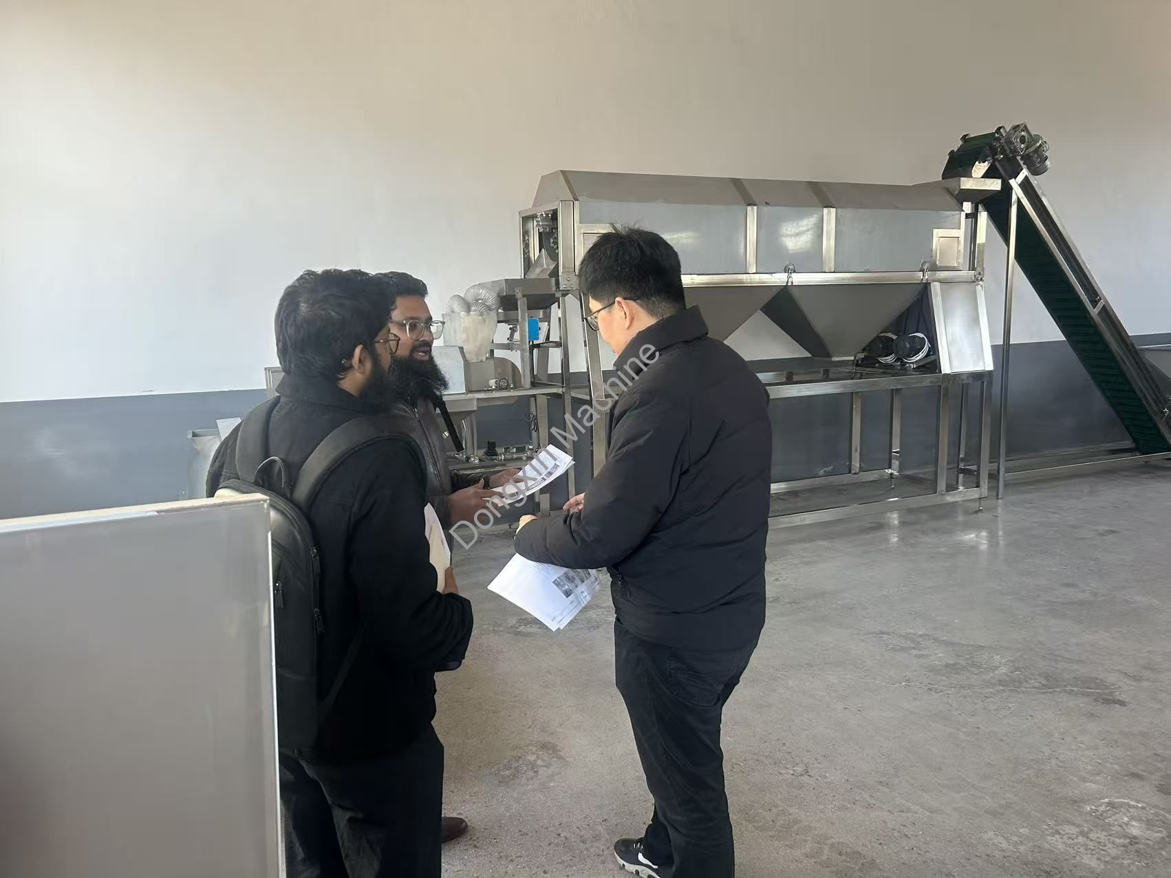 Bangladeshi Cashew Processor Visits [Your Company Name], Highly Impressed by On-Site Equipment Testing
